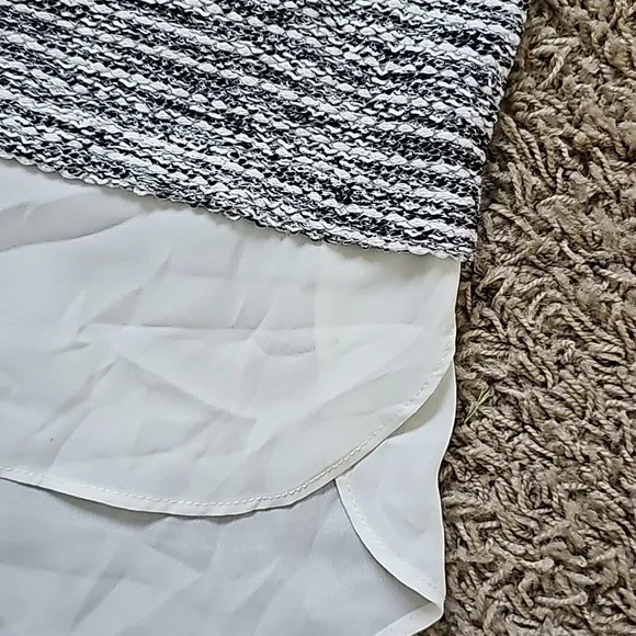 NWT Sanctuary Anthropologie Top Sleeveless Faux Layered Tweed Vneck XS - Picture 4 of 6